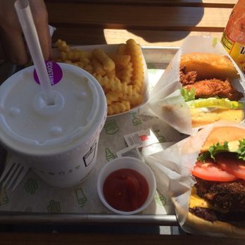 Shake Shack Glendale - Burgers Near Me - Glendale, California