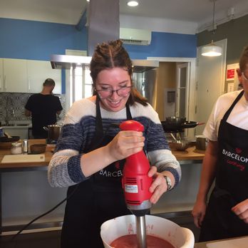 Barcelona Cooking - making gazpacho - Cooking Schools Near Me - Barcelona, B