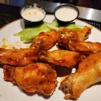 B-Lux Grill & Bar - Mango habenero wings - Burgers Near Me - Pocono Summit, Pennsylvania