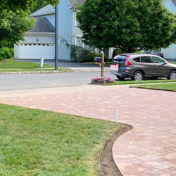 Prime Cut Landscaping - Walkway to driveway - Landscaping Near Me - Edison, New Jersey Prime Cut Landscaping - Walkway to driveway - Landscaping Near Me - Edison, New Jersey