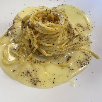Spina - Spaghetti Cacio e Pepe - Italian Near Me - Los Angeles, California