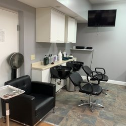 Salon Strands - Washing area