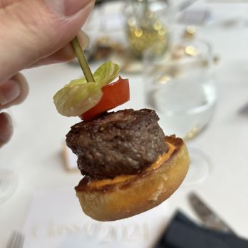 2941 Restaurant - mini burger - New American Near Me - Falls Church, Virginia