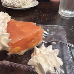 Yankee Peddlers Tea Room - Peach pie