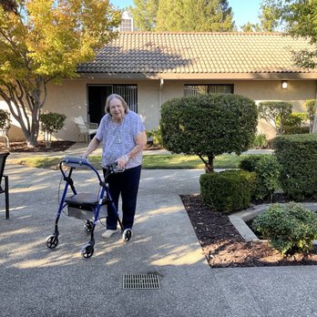 Atria El Camino Gardens - Retirement Homes Near Me - Carmichael, California