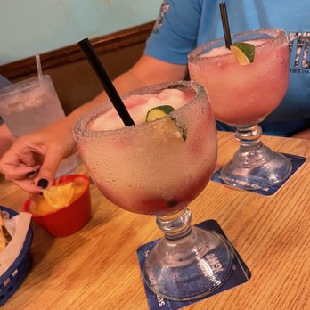 Gecko's at Lake Texoma - Large swirl frozen Margarita!!! - Mexican Near Me - Kingston, Oklahoma