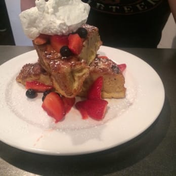 Lovina - Cinnamon walnut french toast - New American Near Me - Calistoga, California
