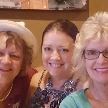 Caruso's Italian Kitchen - Nice restaurant to meet with good friends! - Cocktail Bars Near Me - Tujunga, California