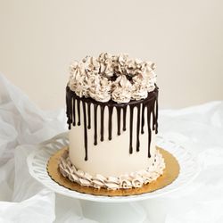 Luna's Cakes & Coffee