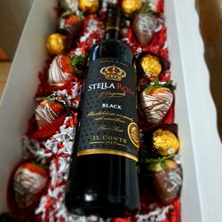 The Colorful Palette Bakery and Catering Company - Bouquet Booze and Berry box