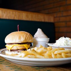 Hall's Commissary - Big Buster Burger Platter