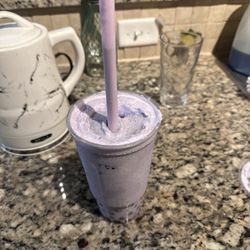 Smoothies Paradise - Taro yogurt smoothie with bobas