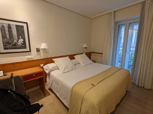 Hotel Sauce by null