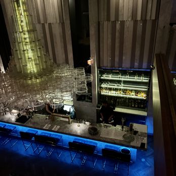 Blu Ristorante - View of the chandelier and Bar - Italian Near Me - Toronto, Ontario Blu Ristorante - View of the chandelier and Bar - Italian Near Me - Toronto, Ontario