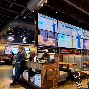 Old Republic Kitchen + Bar - Inside dining - New American Near Me - Elgin, Illinois