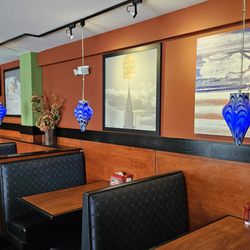Fuddruckers - Back dining room.