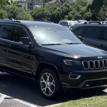 Chris Crain Dodge Jeep Ram - 2018 Jeep Grand Cherokee Limited Sterling Edition - Car Dealers Near Me - Benton, Arkansas Chris Crain Dodge Jeep Ram - 2018 Jeep Grand Cherokee Limited Sterling Edition - Car Dealers Near Me - Benton, Arkansas