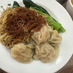 黃枝記粥麵店 - Signature shrimp roe noodles with wontons