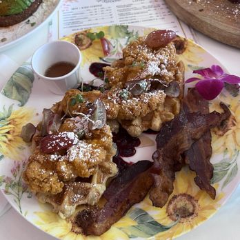 Mrs Coco - Chicken and Waffles - Cafes Near Me - Henderson, Nevada