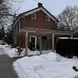 Inn On the Twenty - Building
