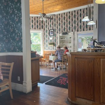 Sweetie Pie's - Restaurant area - Breakfast & Brunch Near Me - Placerville, California Sweetie Pie's - Restaurant area - Breakfast & Brunch Near Me - Placerville, California
