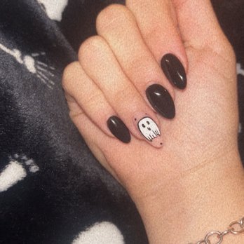 D'lano Nail Lounge - Cute little ghost freestyle by Heather! - Nail Salons Near Me - San Antonio, Texas D'lano Nail Lounge - Cute little ghost freestyle by Heather! - Nail Salons Near Me - San Antonio, Texas