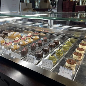 Pasticceria La Fenice - Patisserie/Cake Shop Near Me - Sirmione, BS Pasticceria La Fenice - Patisserie/Cake Shop Near Me - Sirmione, BS