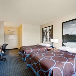 Super 8 by Wyndham Alturas - Guest room