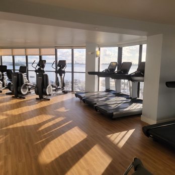 Miami Marriott Biscayne Bay - Gym view 1 - Hotels Near Me - Miami, Florida Miami Marriott Biscayne Bay - Gym view 1 - Hotels Near Me - Miami, Florida