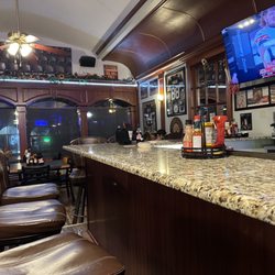 Shelly's Uptown Grill