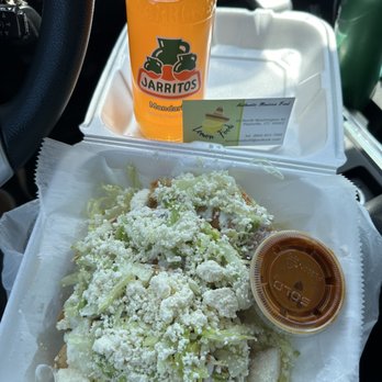 Lemon Food - Empanadas with spicy salsa. - Food Trucks Near Me - Plainville, Connecticut Lemon Food - Empanadas with spicy salsa. - Food Trucks Near Me - Plainville, Connecticut