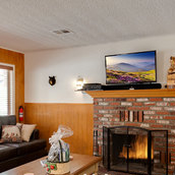 Big Bear Escapes - Vacation Rental Agents Near Me - Big Bear Lake, California Big Bear Escapes - Vacation Rental Agents Near Me - Big Bear Lake, California