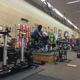 Getting custom fit with Bob at Bicycles Inc! Now this is the customer service that is nice!