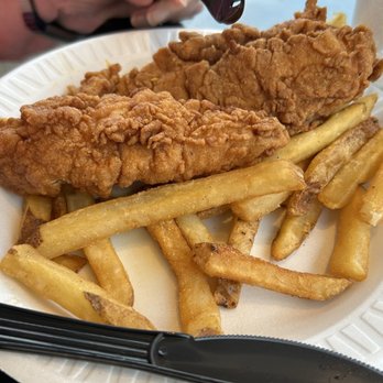Bobo's Deli And Grill - Chicken tenders, breading was too thick and tenders cooked too long - American Near Me - Winston Salem, North Carolina