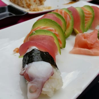 Sushi World - Dragon roll - Restaurants Near Me - Brussels, BRU