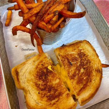 Peggy Sue's - Burgers Near Me - Kihei, Hawaii Peggy Sue's - Burgers Near Me - Kihei, Hawaii