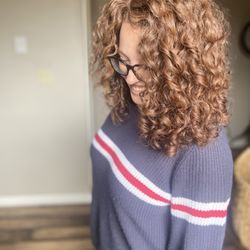 Christi Himiob - Custom curl cut