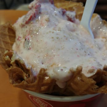 Cold Stone Creamery - Strawberry blond hold the whip! - Ice Cream & Frozen Yogurt Near Me - Live Oak, Texas