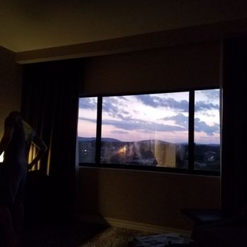 DoubleTree by Hilton Hotel Binghamton - Deluxe king room with sunset view - Hotels Near Me - Binghamton, New York DoubleTree by Hilton Hotel Binghamton - Deluxe king room with sunset view - Hotels Near Me - Binghamton, New York