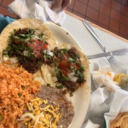 Tacos de Barbacoa with beans and rice! Tacos de Barbacoa with beans and rice!