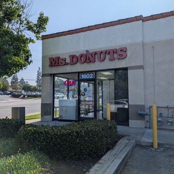 Ms Donuts - Storefront from the west side - Donuts Near Me - Orange, California