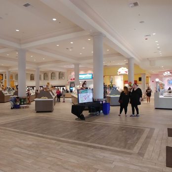 EddieWorld - Roomy and new with lots of snacks - Service Stations Near Me - Yermo, California