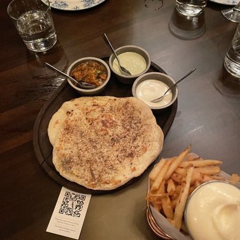 Armitage Alehouse - Naan with spreads - Pubs Near Me - Chicago, Illinois Armitage Alehouse - Naan with spreads - Pubs Near Me - Chicago, Illinois