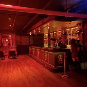 Le Louis New York - Lounges Near Me - New York, New York Le Louis New York - Lounges Near Me - New York, New York