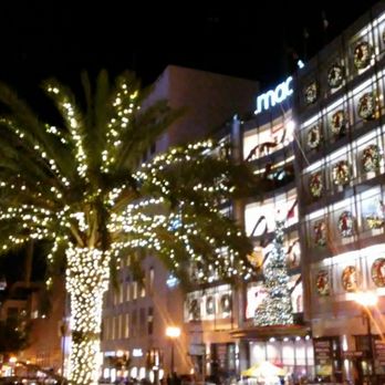 Union Square - ~IT'S SO BEAUTIFUL AT NIGHT WHEN UNION SQUARE CHRISTMAS TREE IS LIGHTED UP AND THE REST OF IT'S NIGHT LIGHTS ALL AROUND UNION SQUARE~ - Public Markets Near Me - San Francisco, California Union Square - ~IT'S SO BEAUTIFUL AT NIGHT WHEN UNION SQUARE CHRISTMAS TREE IS LIGHTED UP AND THE REST OF IT'S NIGHT LIGHTS ALL AROUND UNION SQUARE~ - Public Markets Near Me - San Francisco, California