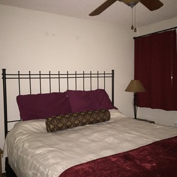 Eagle Point Resort - Master bedroom in 2-BR unit. - Ski Resorts Near Me - Vail, Colorado Eagle Point Resort - Master bedroom in 2-BR unit. - Ski Resorts Near Me - Vail, Colorado