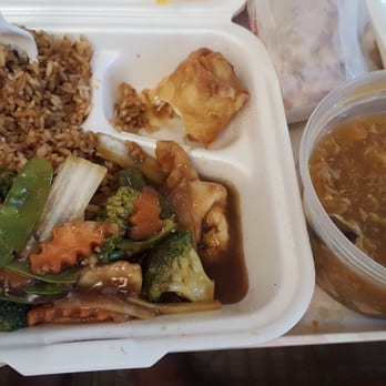 Szechuan No.1 - Triple delight lunch special with hot sour soup for $8.40 - Szechuan Near Me - Silver Spring, Maryland