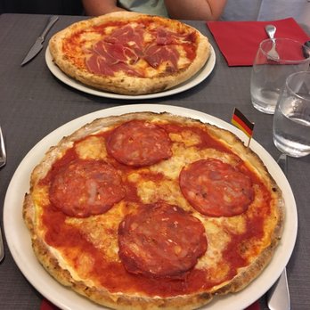 La Soffitta Renovatio - My gluten free diavola pizza (front), and a regular ham, cheese, and tomatoes pizza (back) - Pizza Near Me - Rome, RM La Soffitta Renovatio - My gluten free diavola pizza (front), and a regular ham, cheese, and tomatoes pizza (back) - Pizza Near Me - Rome, RM