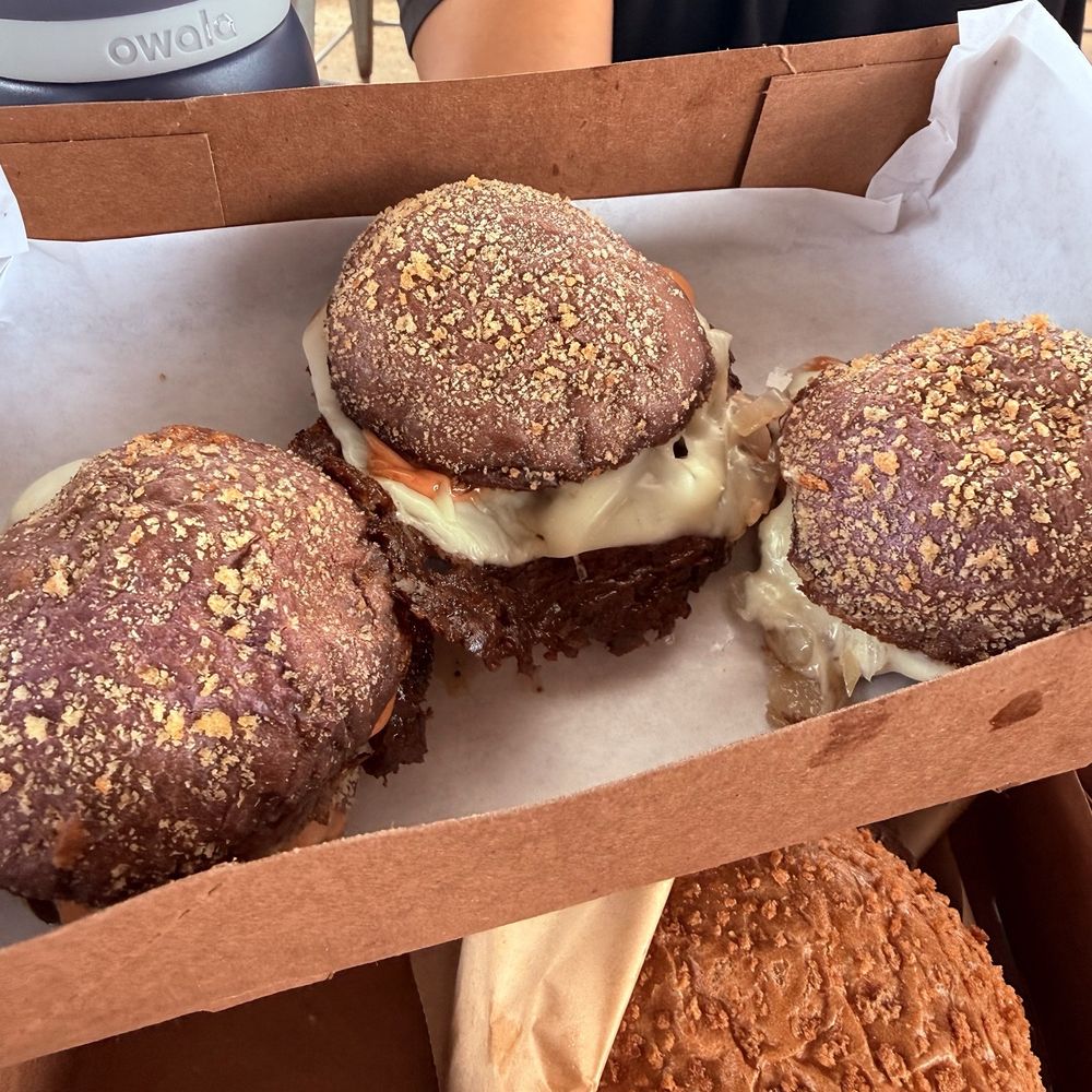 9.29.25- sliders Smalls Burger 9.29.25- sliders Smalls Burger