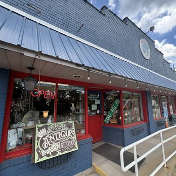 Riverview Antique N Marketplace - Storefront - Antiques Near Me - Cheswick, Pennsylvania Riverview Antique N Marketplace - Storefront - Antiques Near Me - Cheswick, Pennsylvania